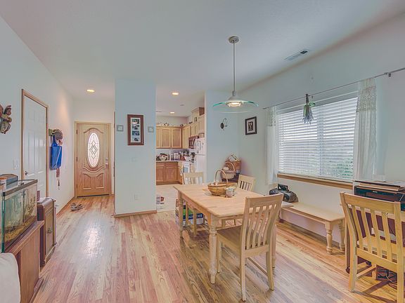 3rd image of 2649 Brookdale Dr