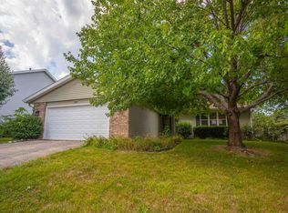 899 Brandy Bend Rd, Roscoe, IL 61073