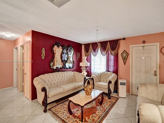 3rd image of 4804 Highland Dr