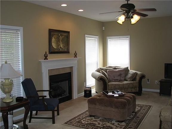 4th image of 1191 Viewmont Dr #D