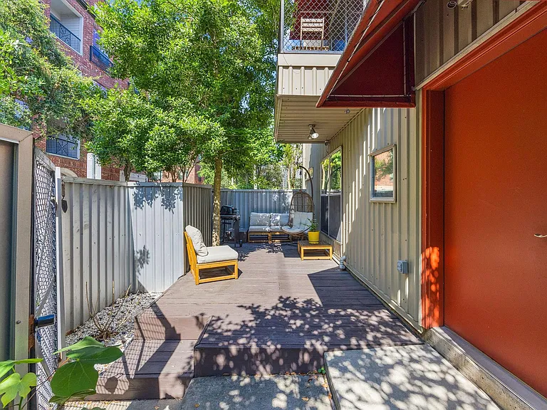 824 Ruthven St — Photo 5