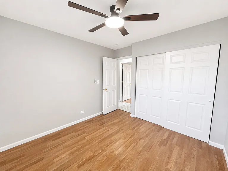 6847 Hawthorne Ln — Photo 18