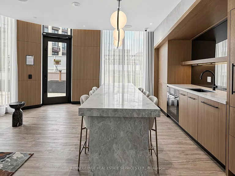 25 Cordova Ave #1210 — Photo 42
