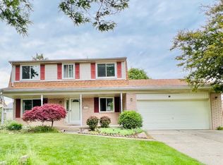 1355 Peachtree Dr, Troy, MI