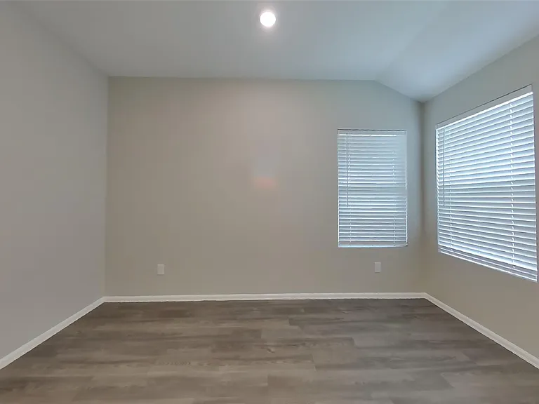 210 Pine Cavern Dr — Photo 8