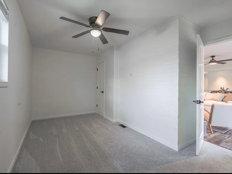 104 N Burr Oak Rd — Photo 26