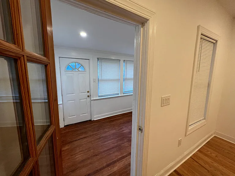 220 Lakeview Ave — Photo 3