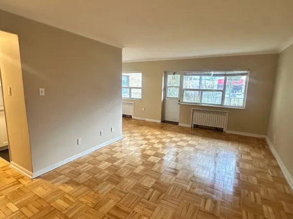 970 Eglinton Ave E #210, Toronto, ON M4G 2L8