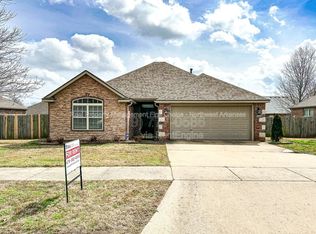 4093 W Song Bird Pl, Fayetteville, AR 72704