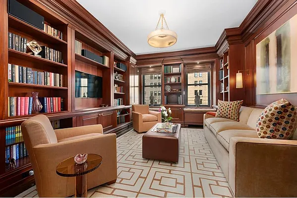 Sold by Sloane Square | media 30