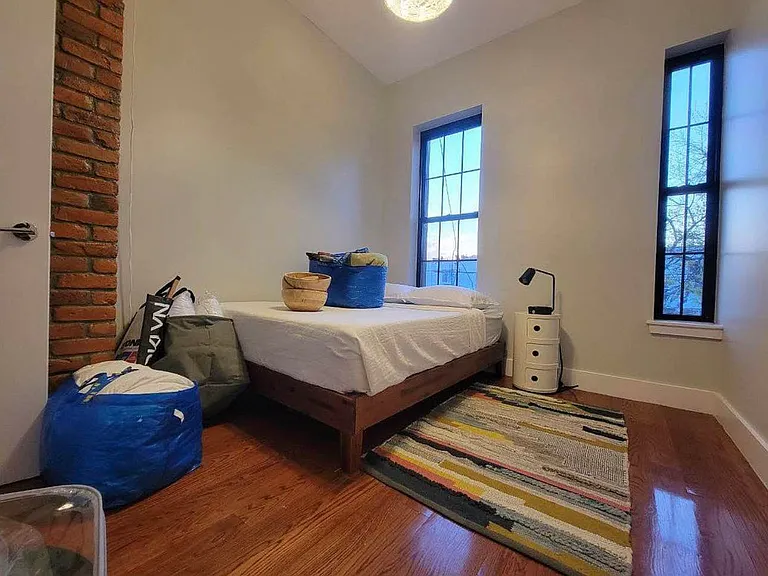 1275 Jefferson Ave #3 — Photo 4