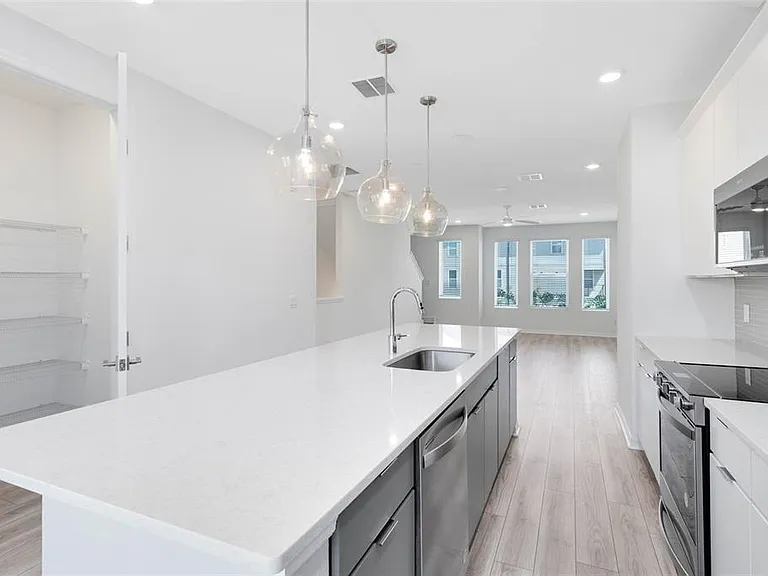 8472 Sperry St — Photo 9