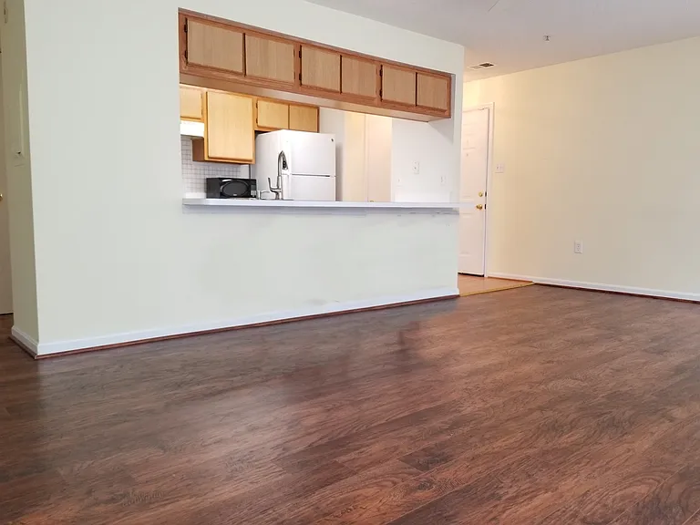 2800 Clear Shot Dr #5 — Photo 6