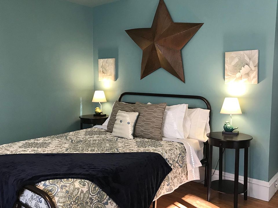 Sweet dreams in this comfy queen bed.