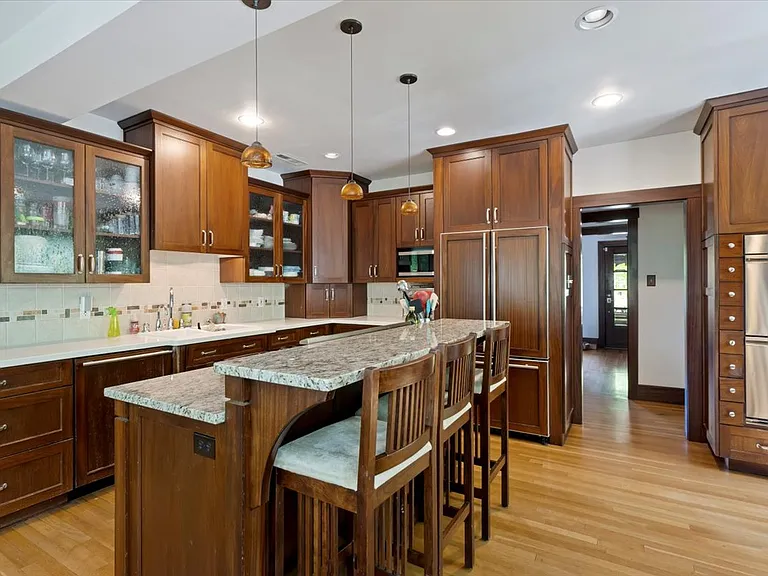 1442 E Federal Way — Photo 12