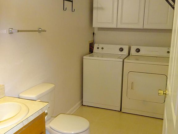 5th image of 10928-30 Antrim Ct
