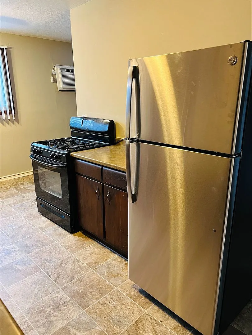 Heights Apartments - 191 Island Park — Photo 4