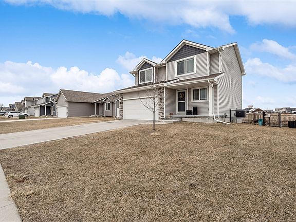 2nd image of 2720 NW 25th St