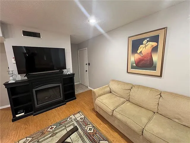 318 Lake Marina Ave #305 — Photo 4