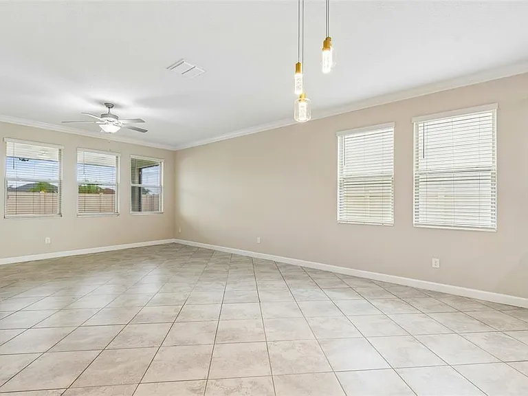 25057 Lambrusco Loop — Photo 21