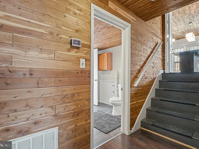 312 N Hammonds Ferry Rd — Photo 40