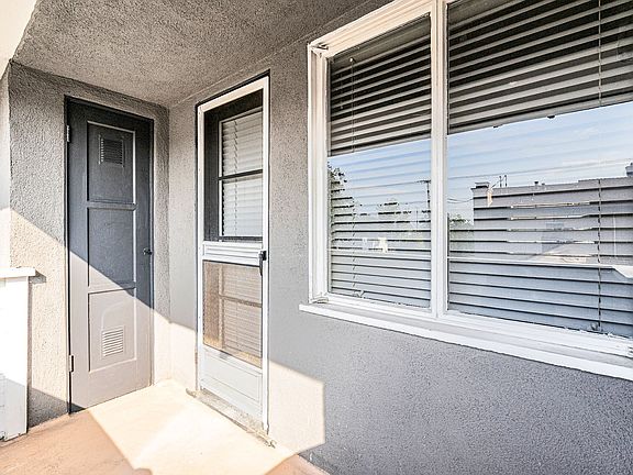 5th image of 1420 Barrington Way APT 3