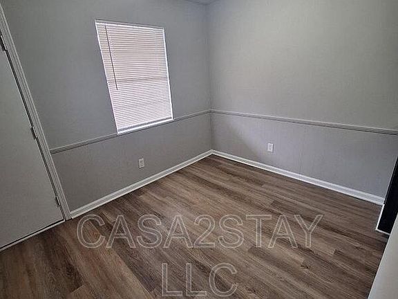 3rd image of 668 Knox Blvd #16