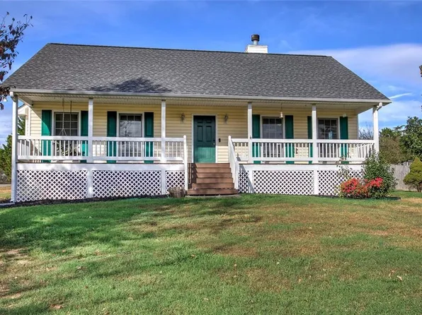 12 Magnolia Ct NE, Rydal, GA 30171