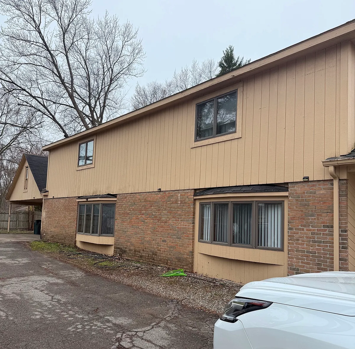 Side - 866 Troywood Dr