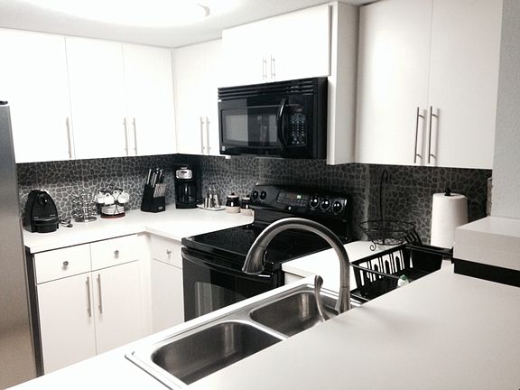 3rd image of 218 NW 12th Ave APT 1010