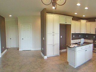 2nd image of 6 Farmhouse Ln