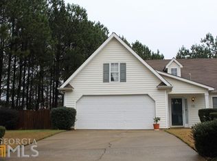 10 Courtyard Dr, Newnan, GA 30265
