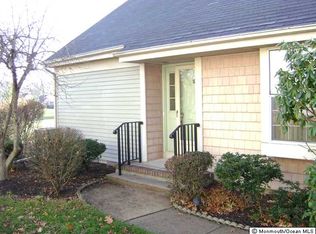 6 Patrick Henry Ct #B, Monroe Township, NJ 08831