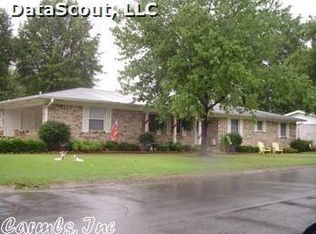 101 Razorback Dr, Morrilton, AR 72110