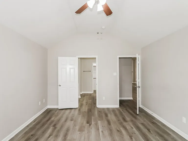 4509 Fox Run St — Photo 9