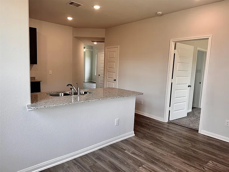730 Tejas Village Pkwy — Photo 7