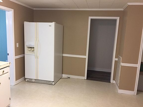 5th image of 321 W Lagrange St