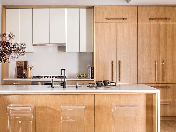 4th image of 2218 Jackson Ave #601
