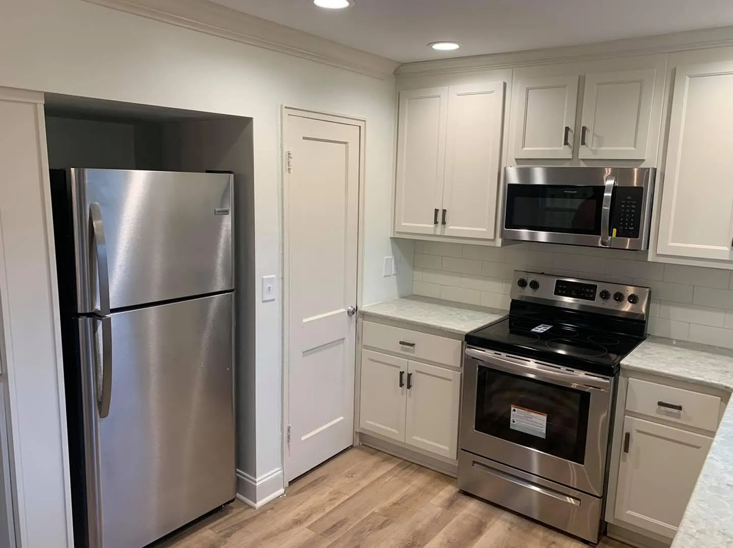 2 bed, 1000 sqft, $1,200 — Photo 2