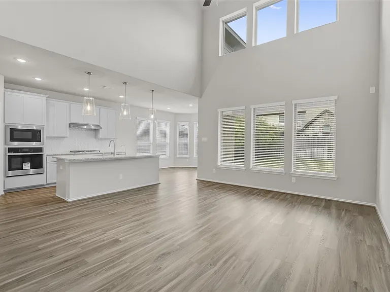 10723 Lacaille Ln — Photo 3