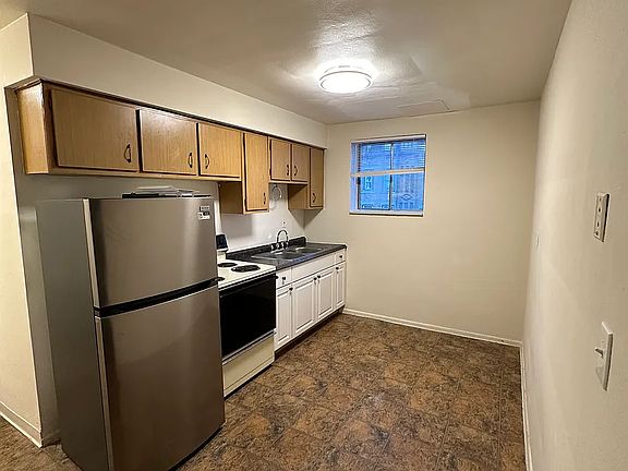 5th image of 924 South Ave APT 2