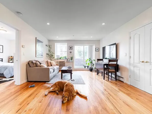 567 Warren Street image 1 of 12