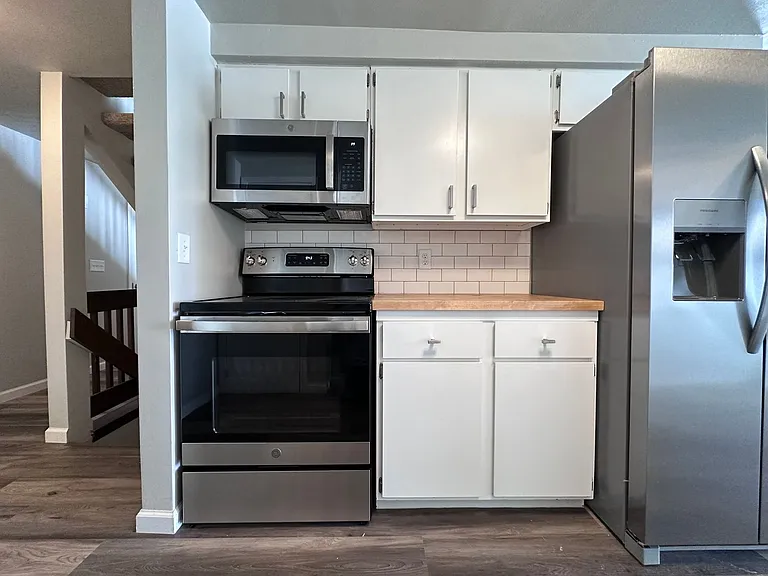 430 E 1st Ave — Photo 14
