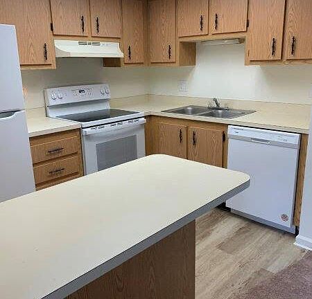 2nd image of 4261 Oak Terrace Drive