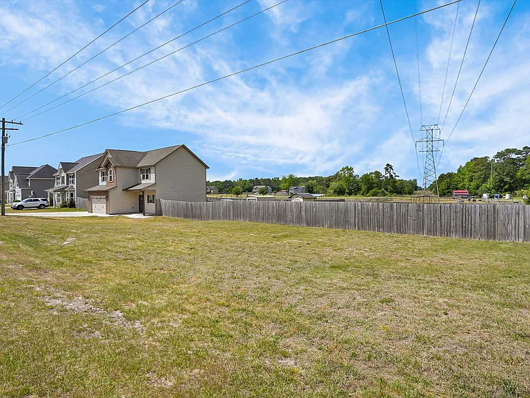 171 Ellis Rd — Photo 4