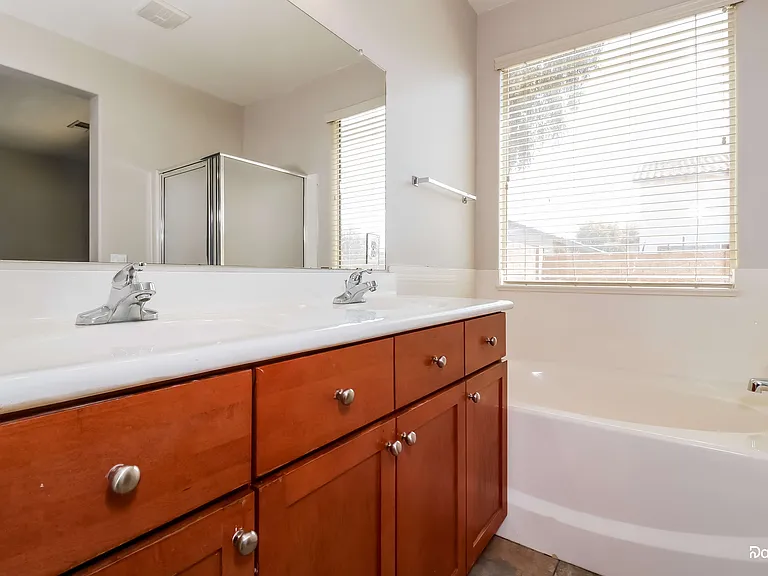 2427 S 101st Ln — Photo 9
