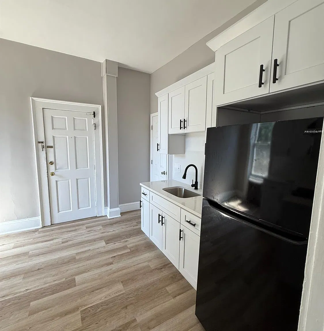 1 bed, 1.0 bath, $1,700 — Photo 4
