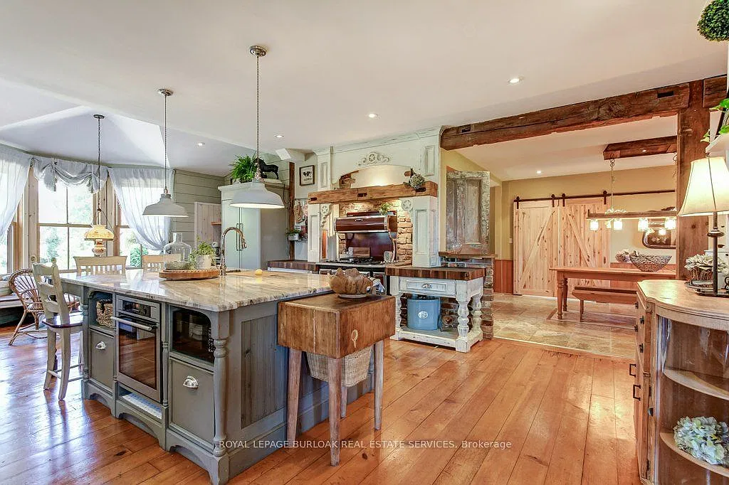3 bed, $5,500 — Photo 1