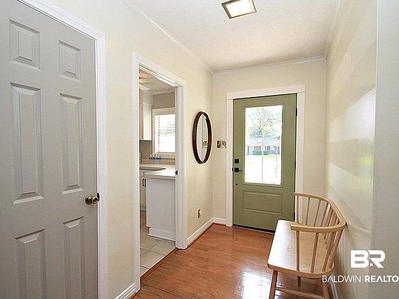 3rd image of 502 E Barksdale Dr