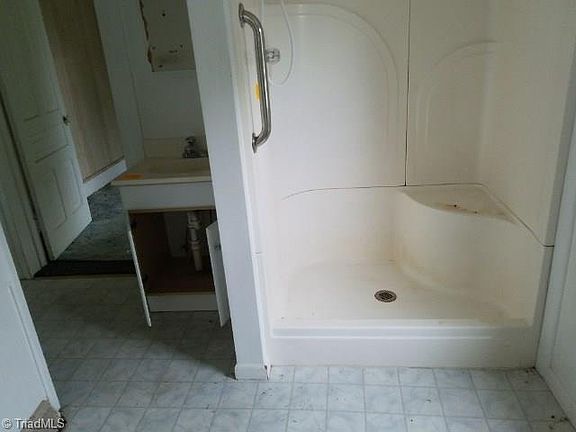 3rd image of 501 N Glenn St